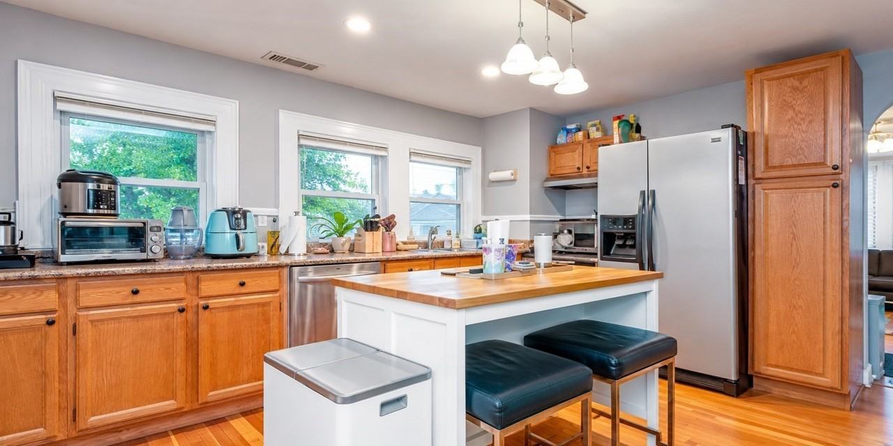 375 E Merrimack St #2 - Photo 3 of 9