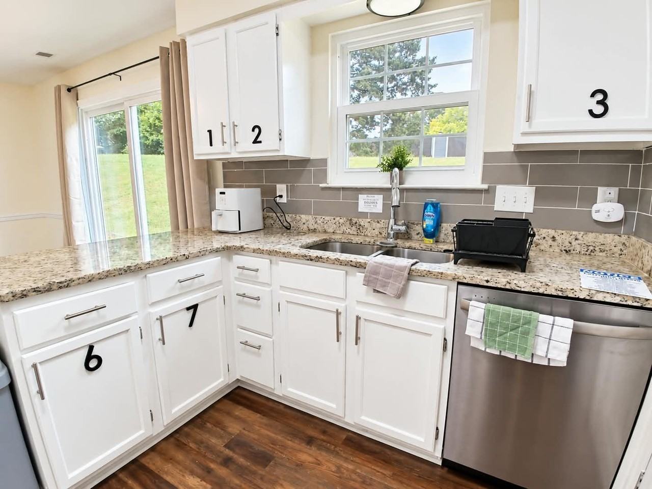 Sunbridge Ct - Photo 3 of 36