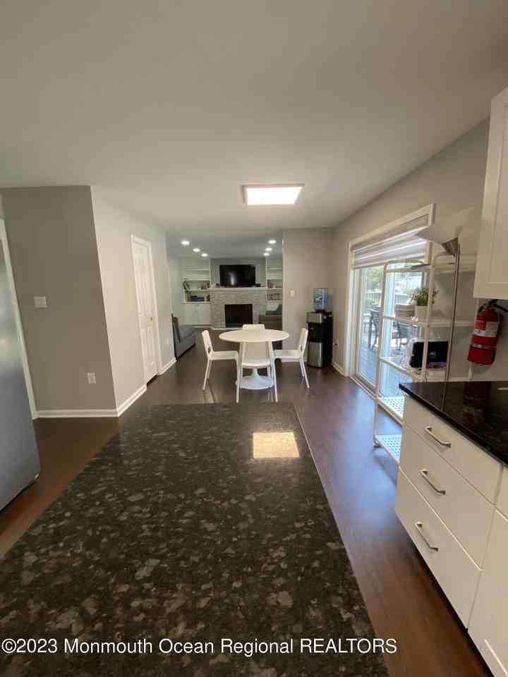 511 W Park Ave - Photo 7 of 26