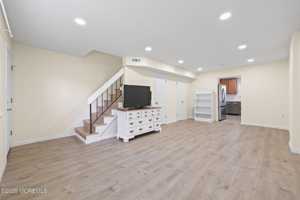 featured image of 2 Briar Mills Dr #2