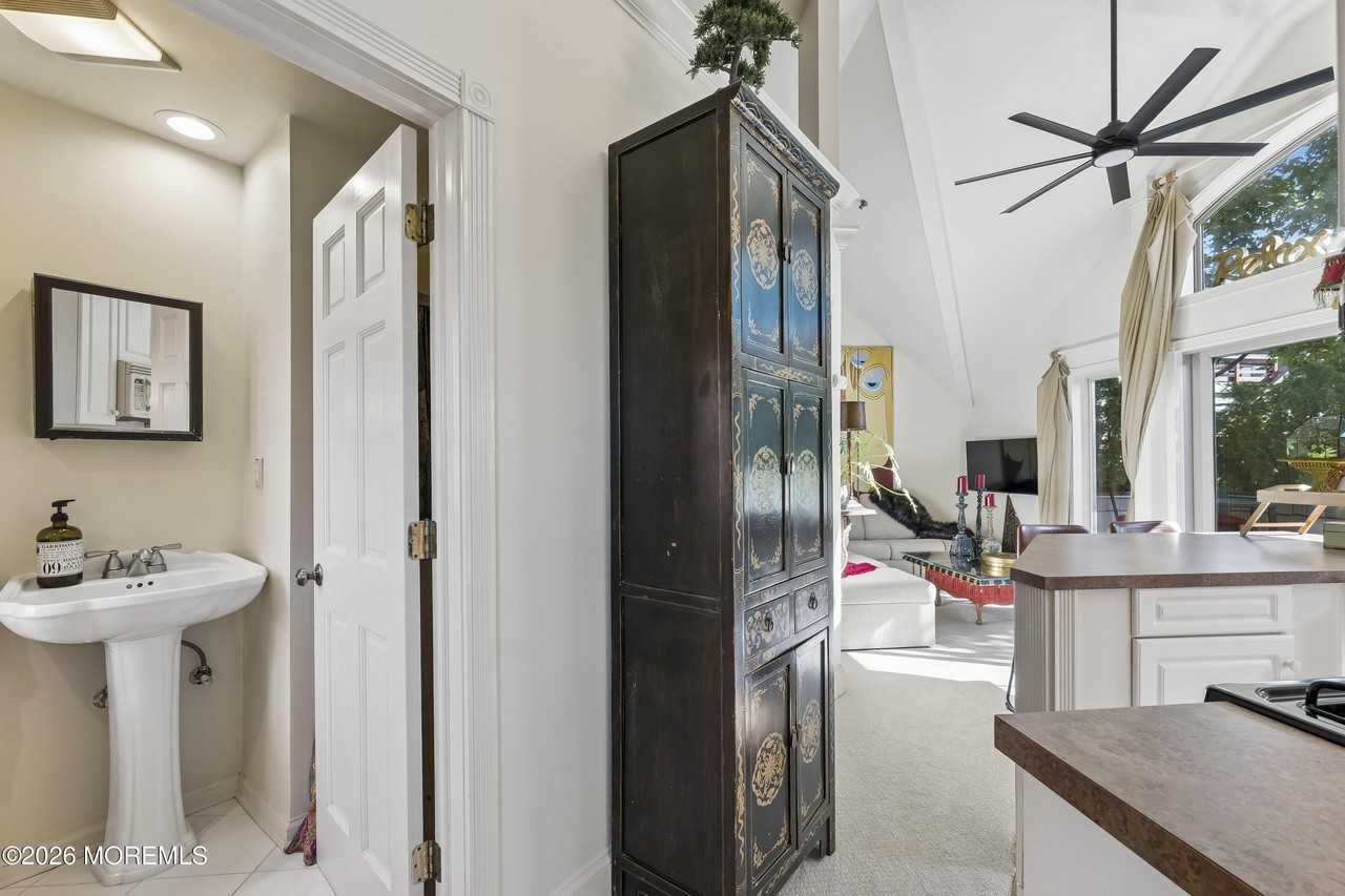 503 1st Ave - Photo 7 of 24