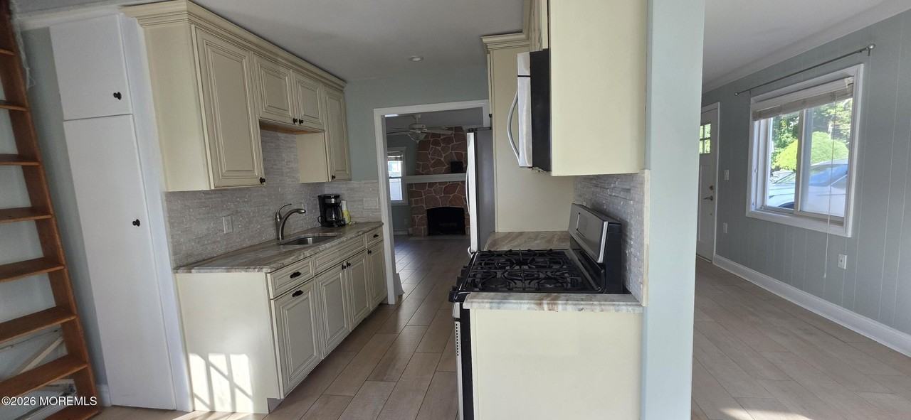 509 Woodpark Dr - Photo 6 of 18