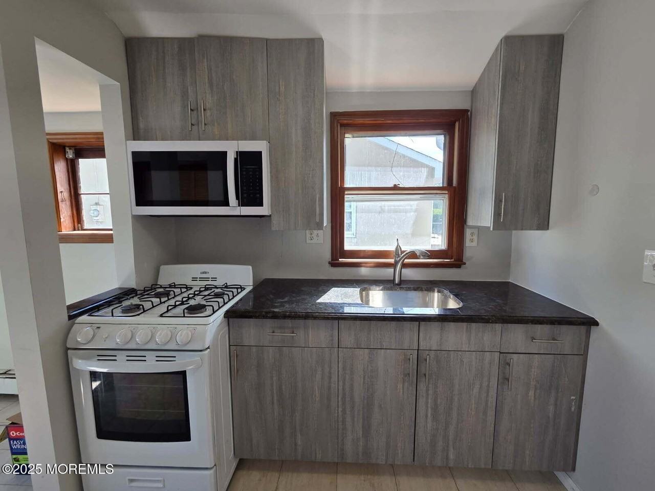 31 Seeley Ave - Photo 7 of 16