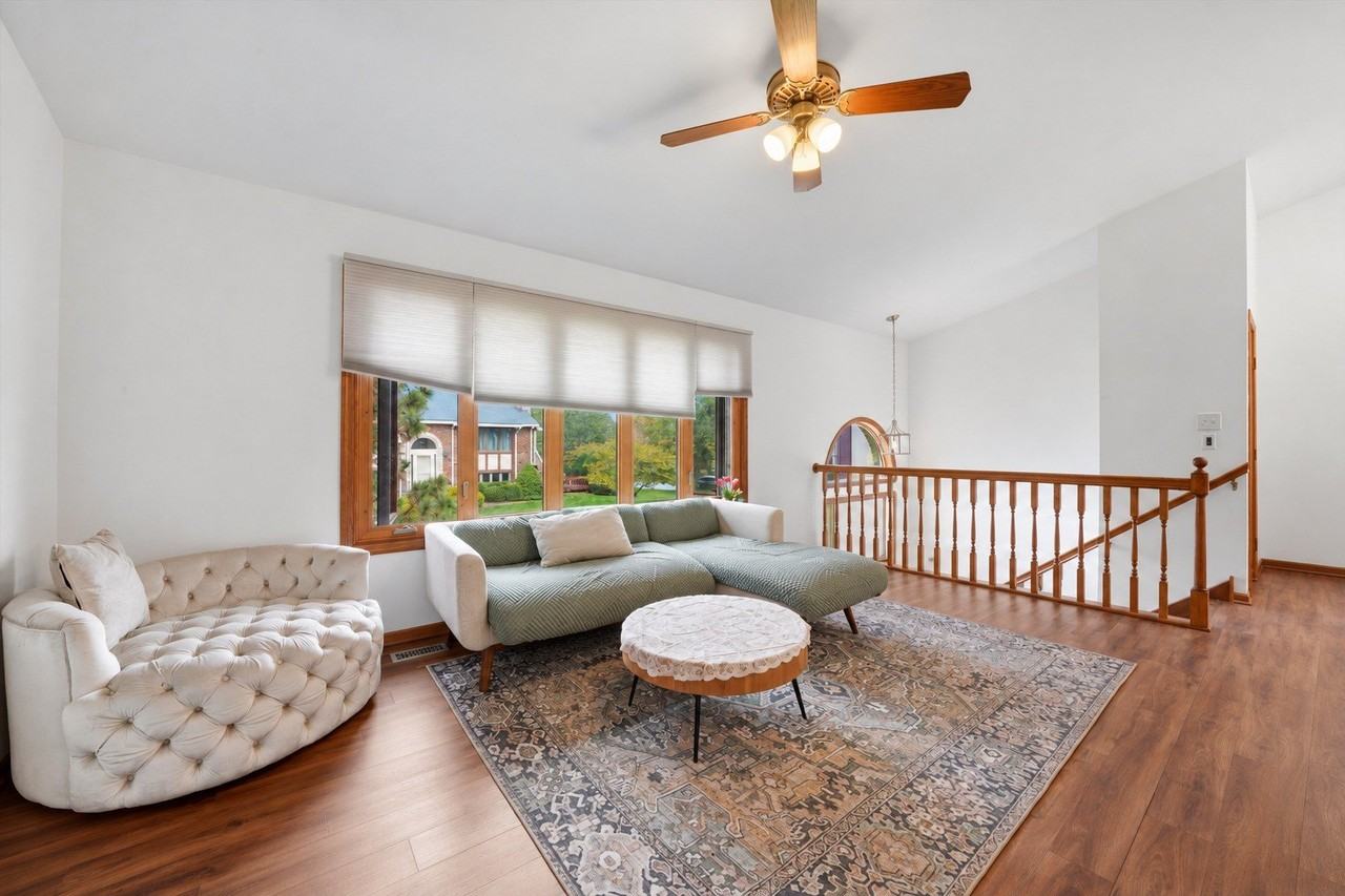17594 Cambridge Pl - Photo 2 of 39