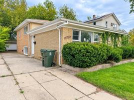 featured image of 15109 Irving Ave