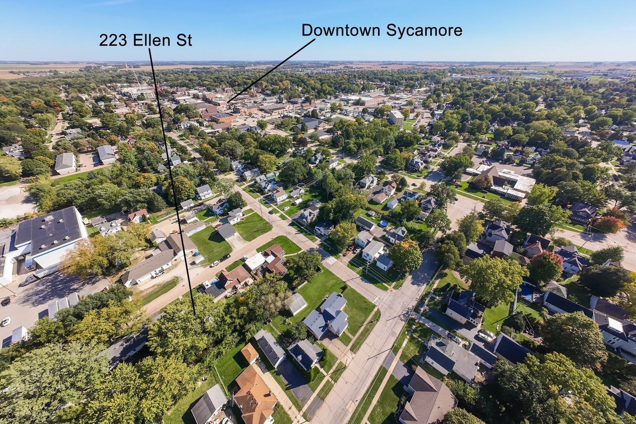 223 Ellen St - Photo 4 of 34
