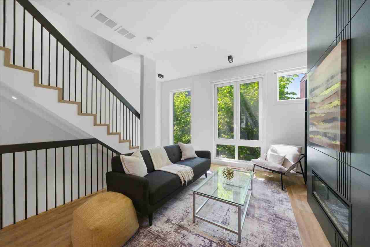4208 W Belmont Ave - Photo 5 of 29