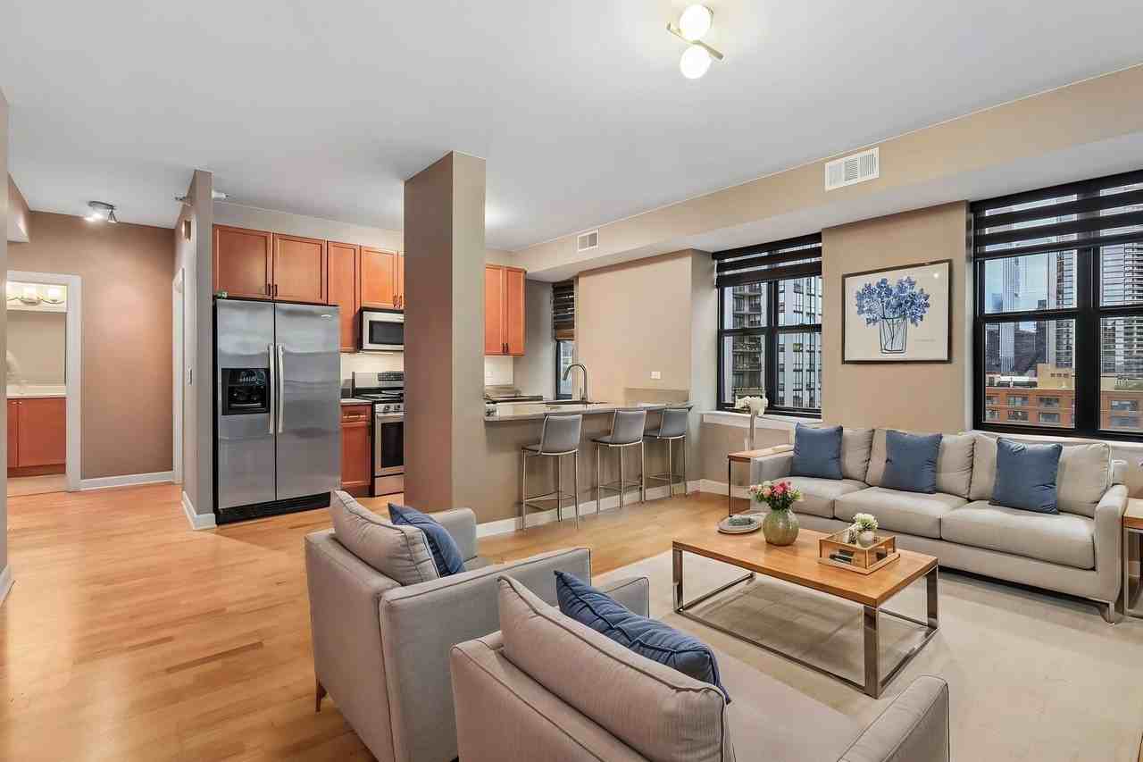 451 W Huron St #1112 - Photo 3 of 23