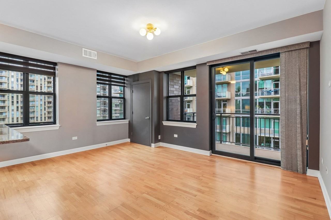 451 W Huron St #1112 - Photo 4 of 23