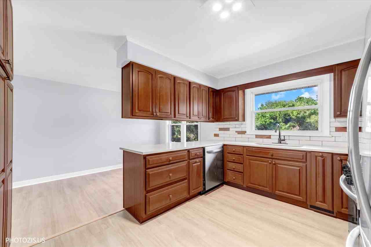 7056 Osage Rd - Photo 5 of 32