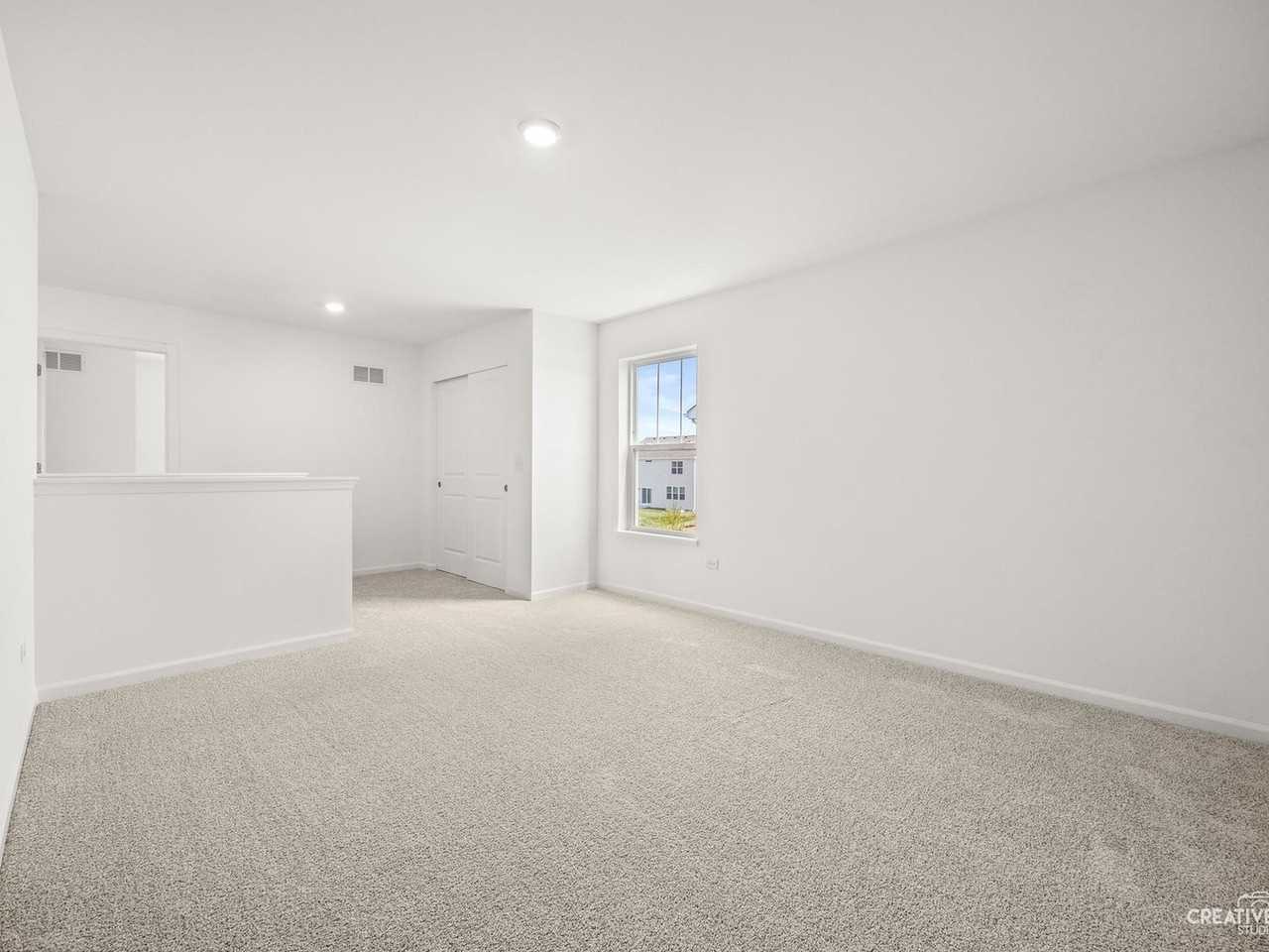 385 Danforth Dr - Photo 4 of 23