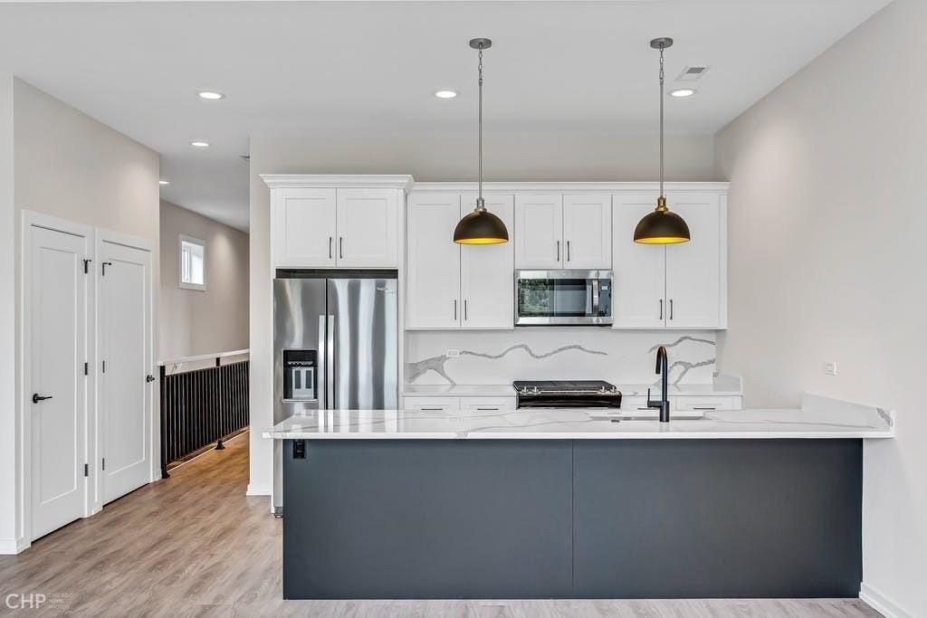 4906 S Saint Lawrence Ave #2 - Photo 3 of 19