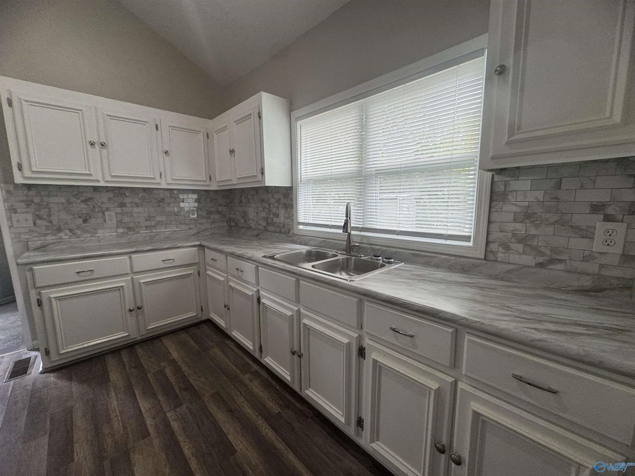 2810 8th Ave Sw - Photo 6 of 25