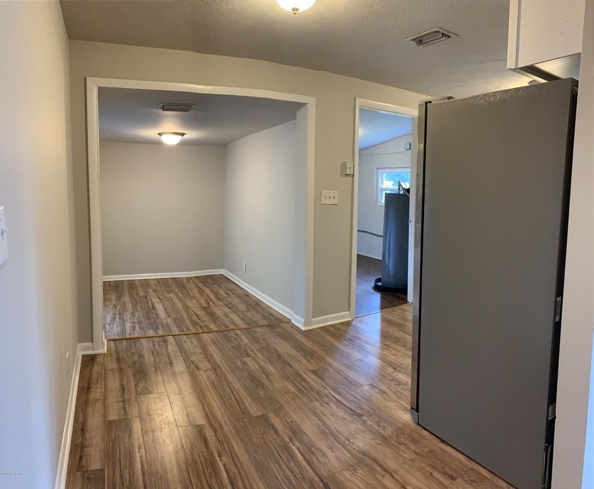 421 Parkwood Dr - Photo 6 of 28