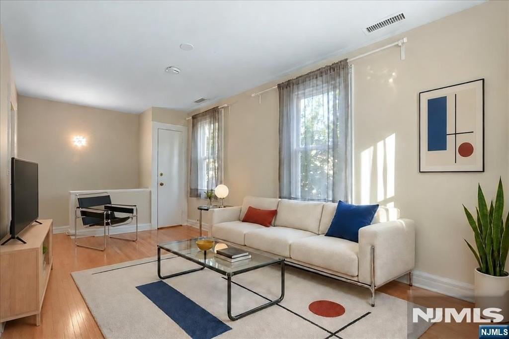 27 Valley Rd #2