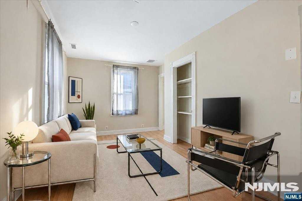 27 Valley Rd #2 - Photo 4 of 20