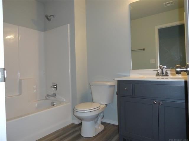 3429 E Plymouth Pl - Photo 5 of 9
