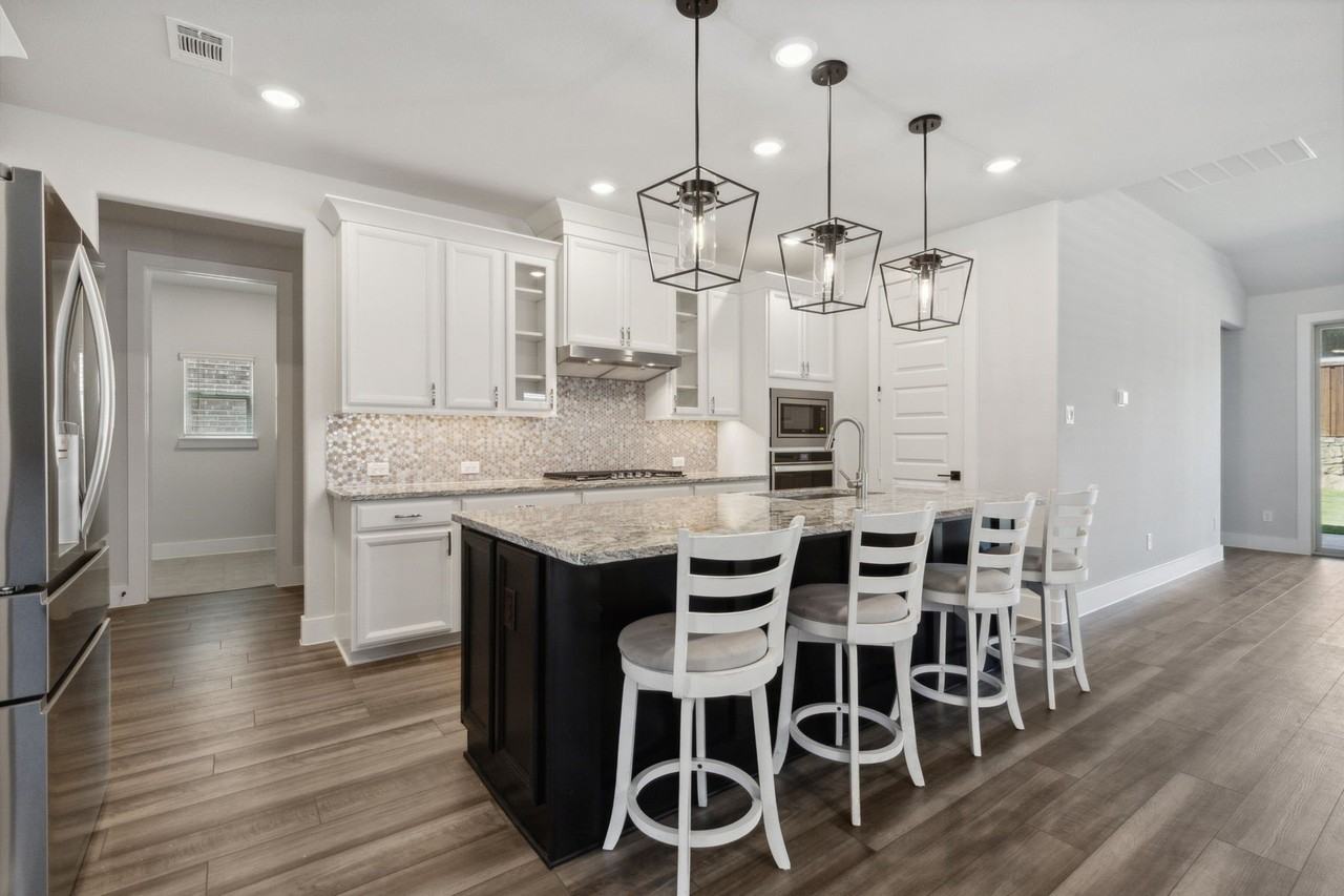 2453 Yosemite Way - Photo 5 of 36