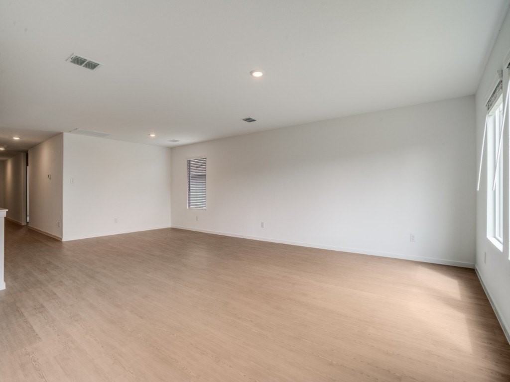 1625 Baugh St - Photo 6 of 18