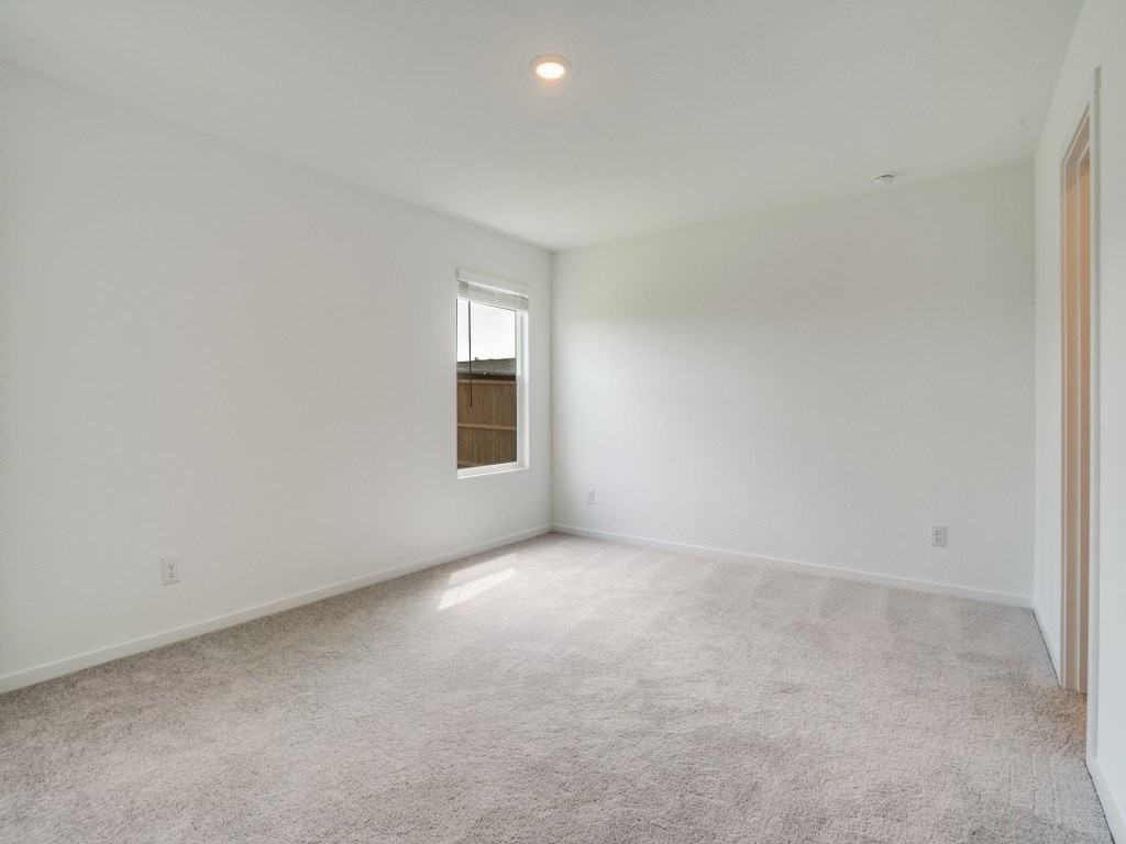 1625 Baugh St - Photo 7 of 18