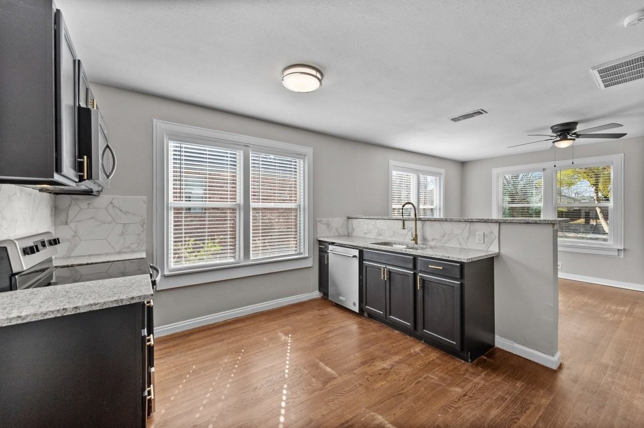3770 W 6th St - Photo 7 of 15