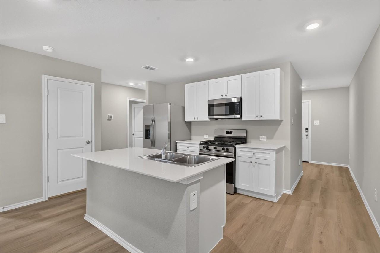 5412 Flannel Ln - Photo 4 of 29
