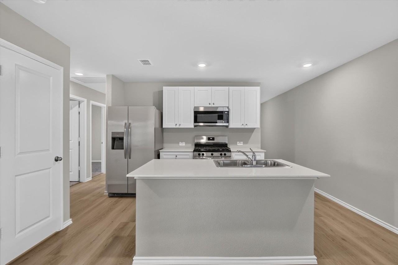 5412 Flannel Ln - Photo 5 of 29