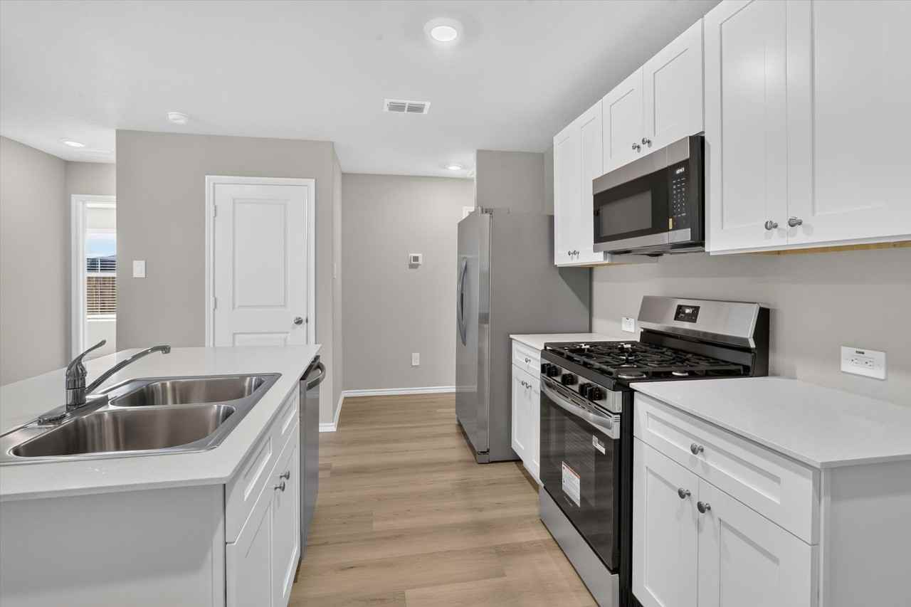 5412 Flannel Ln - Photo 7 of 29