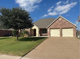 featured image of 124 Country Lakes Dr