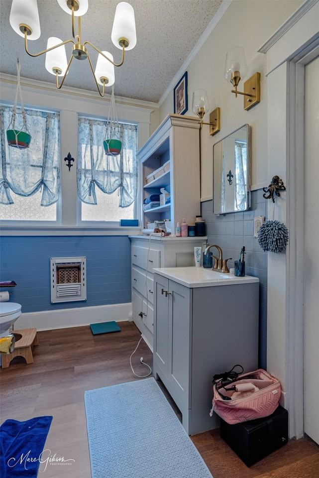 843 Gladstone Blvd - Photo 6 of 17