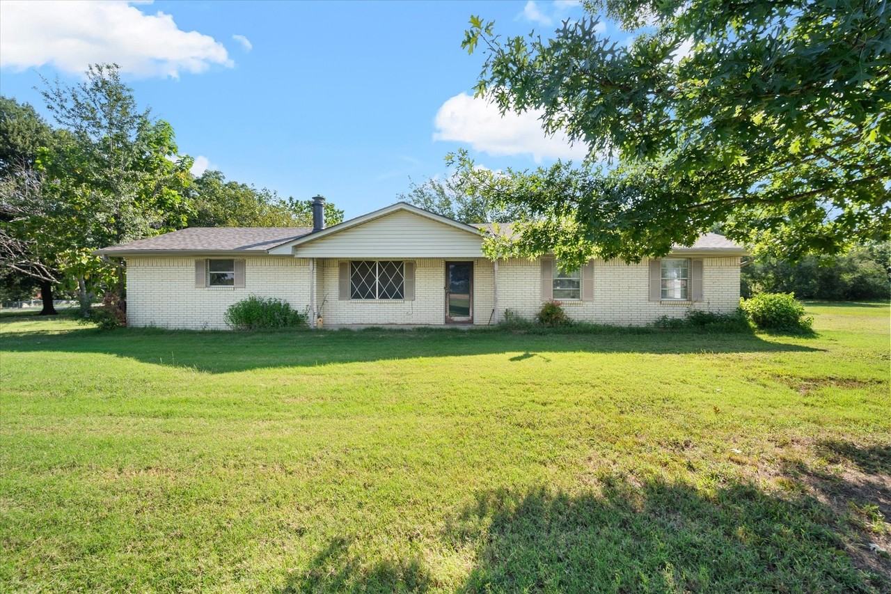 2920 County Road 531 - Photo 2 of 40