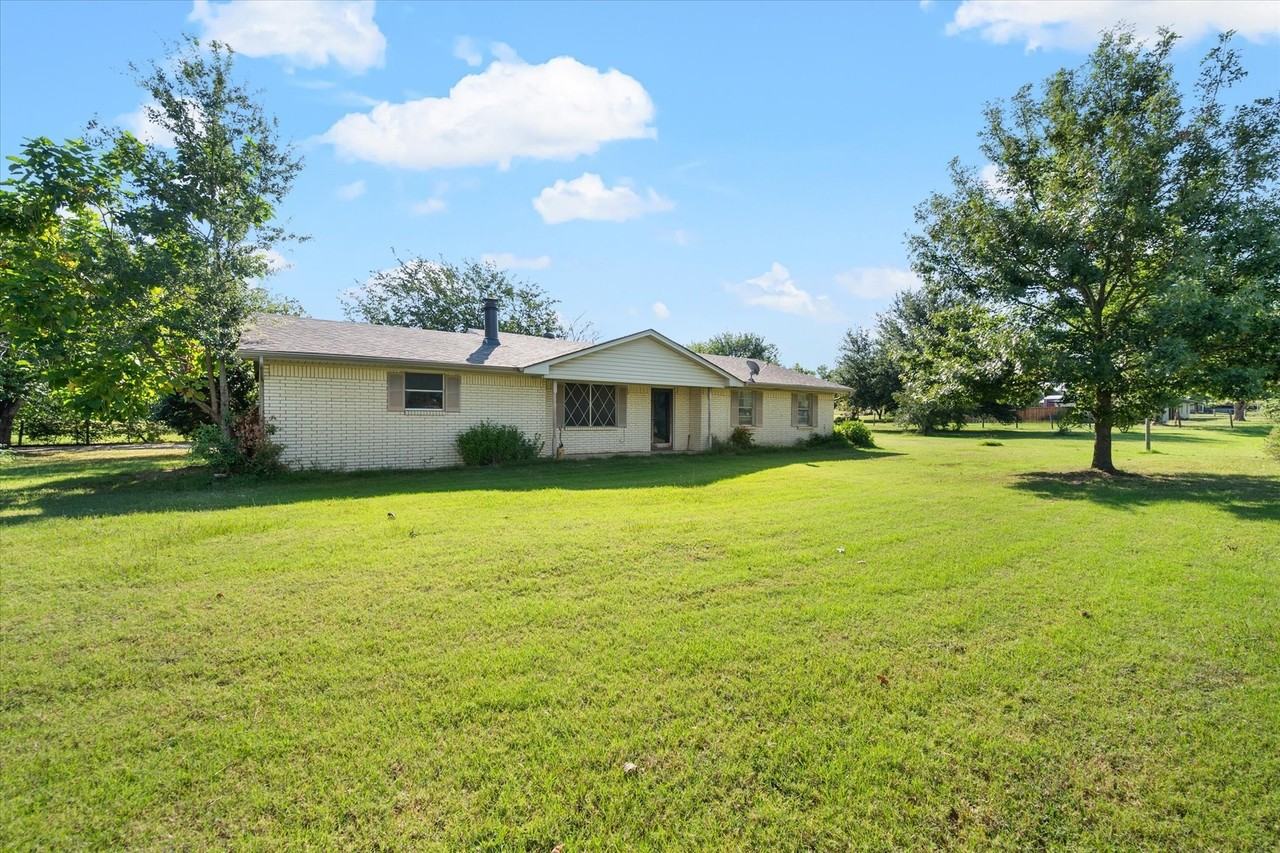 2920 County Road 531 - Photo 3 of 40