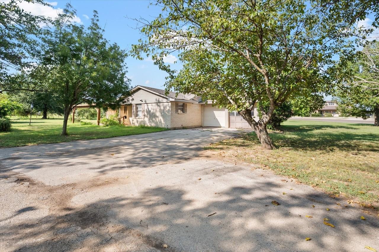2920 County Road 531 - Photo 4 of 40