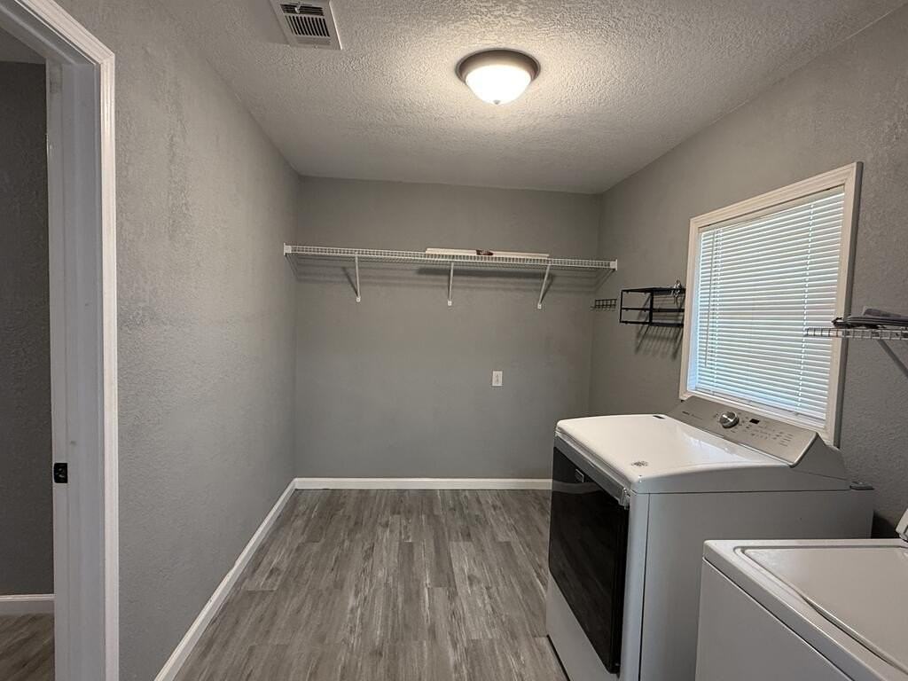 1413 Maple Ave - Photo 5 of 12