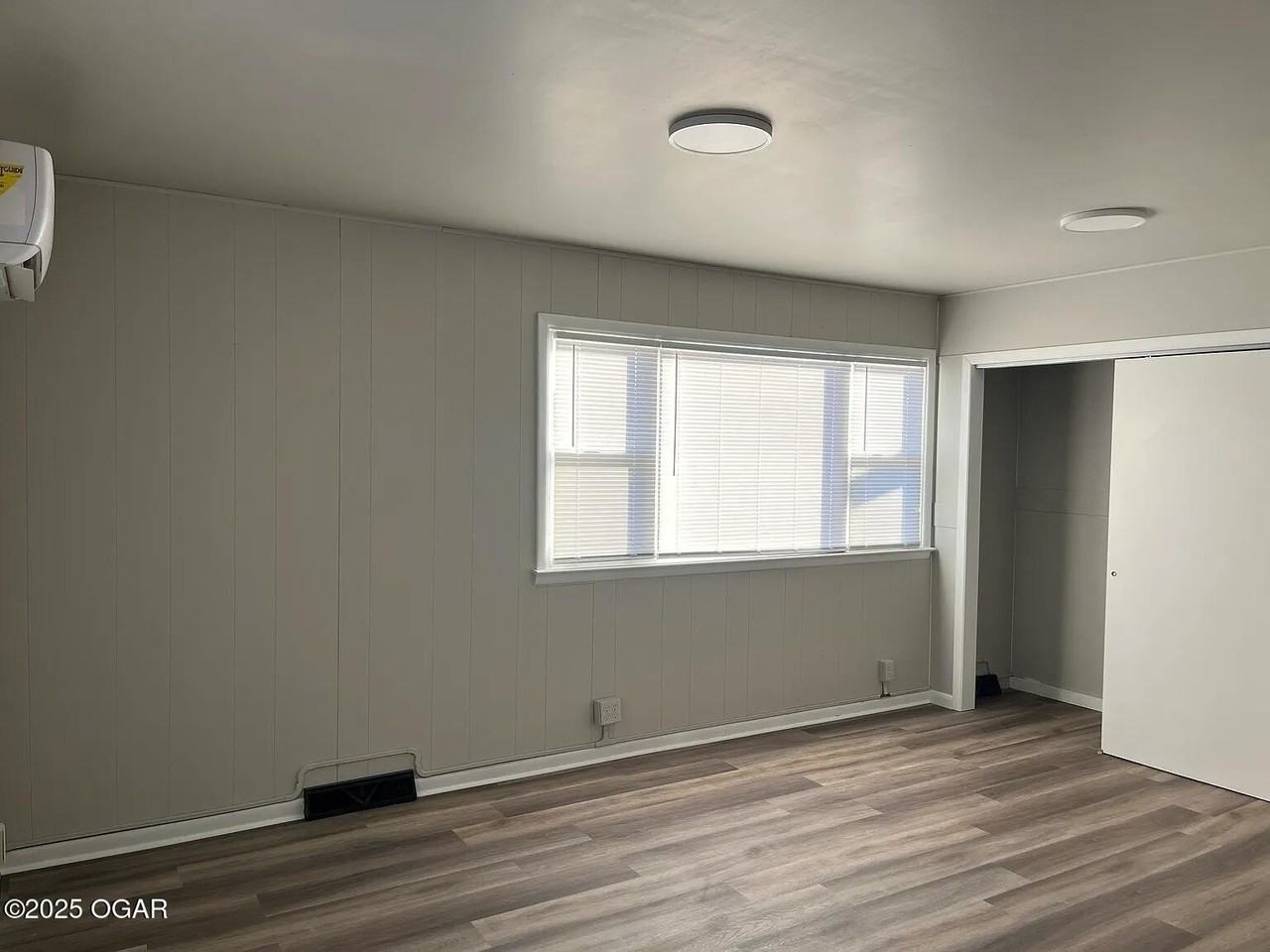 1921 Annie Baxter Ave - Photo 5 of 22