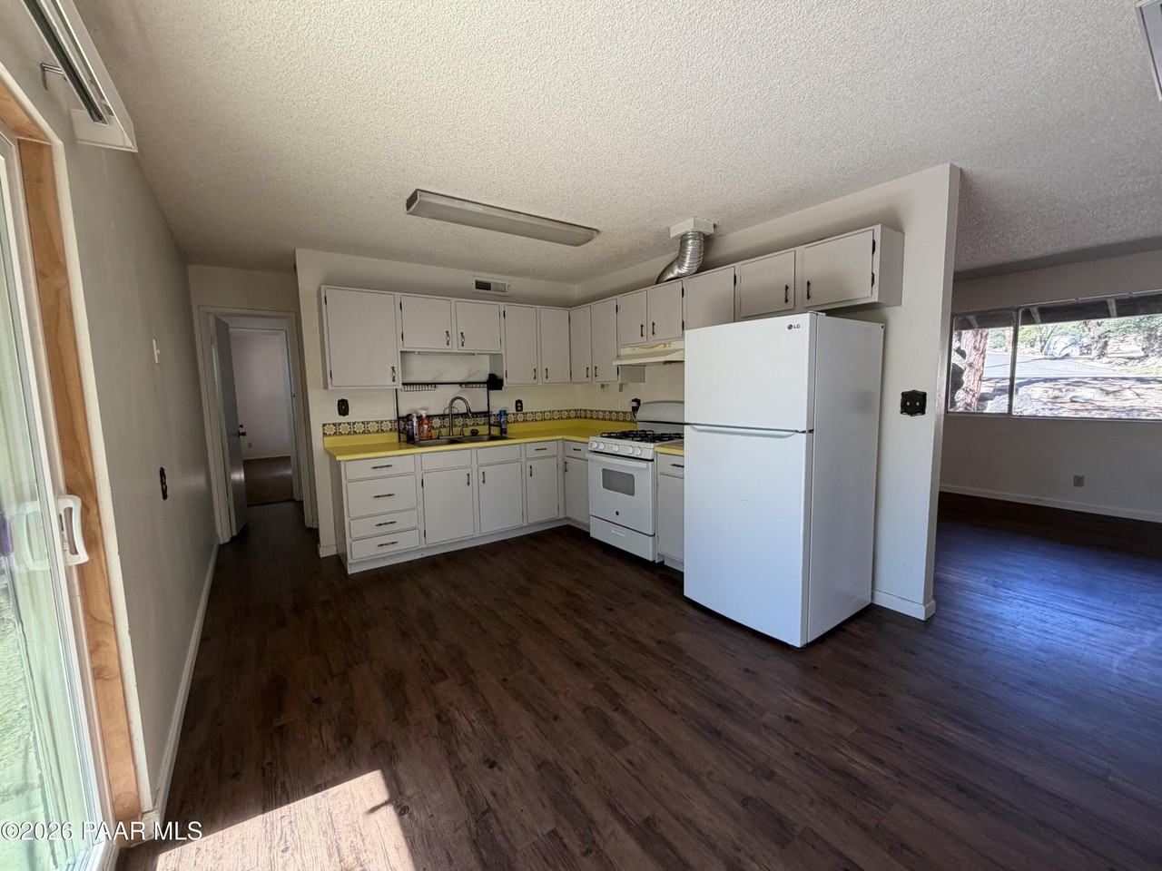 1801 W Thumb Butte Rd - Photo 2 of 17