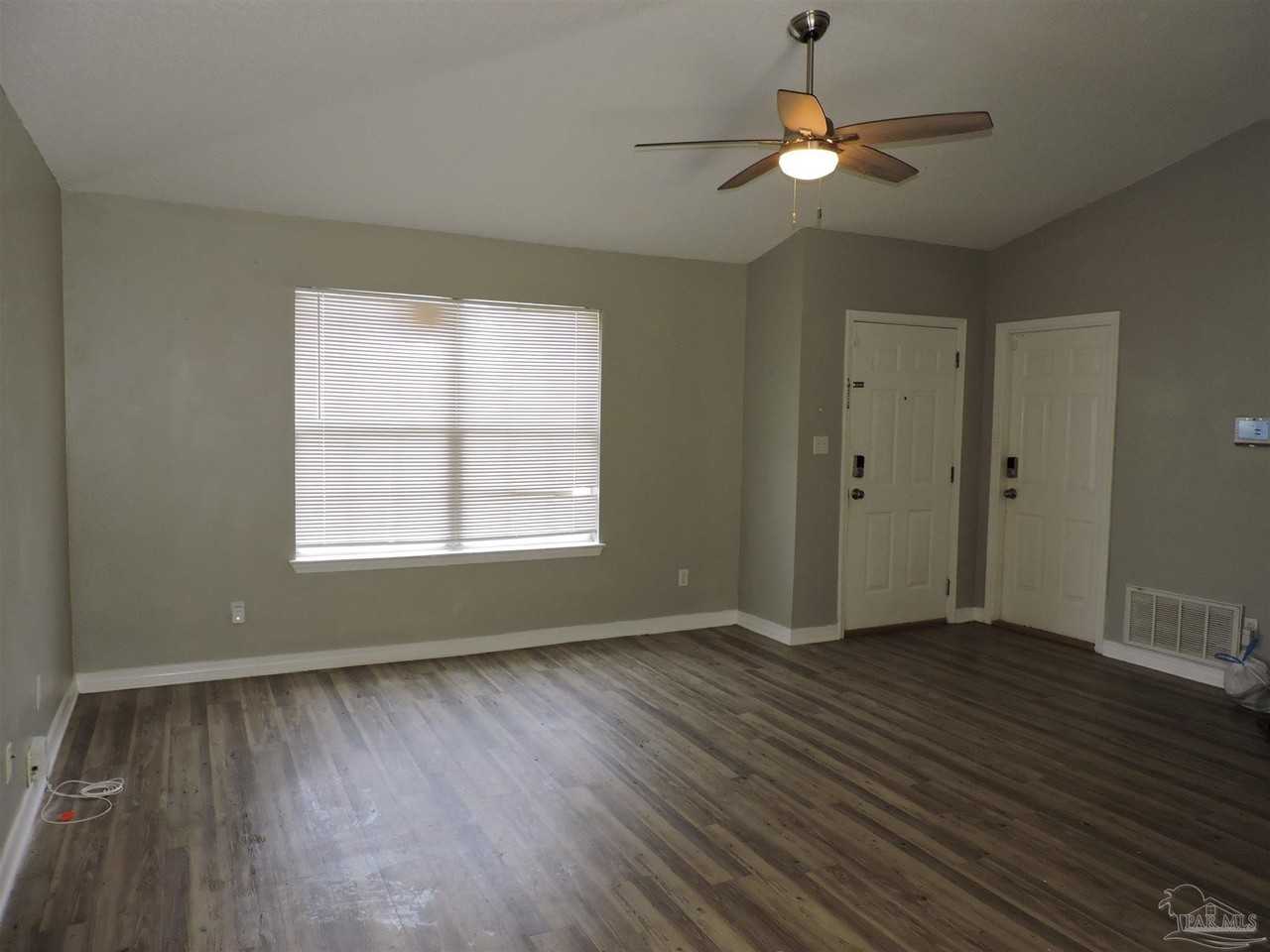 2509 Gulf Breeze Ave - Photo 2 of 18