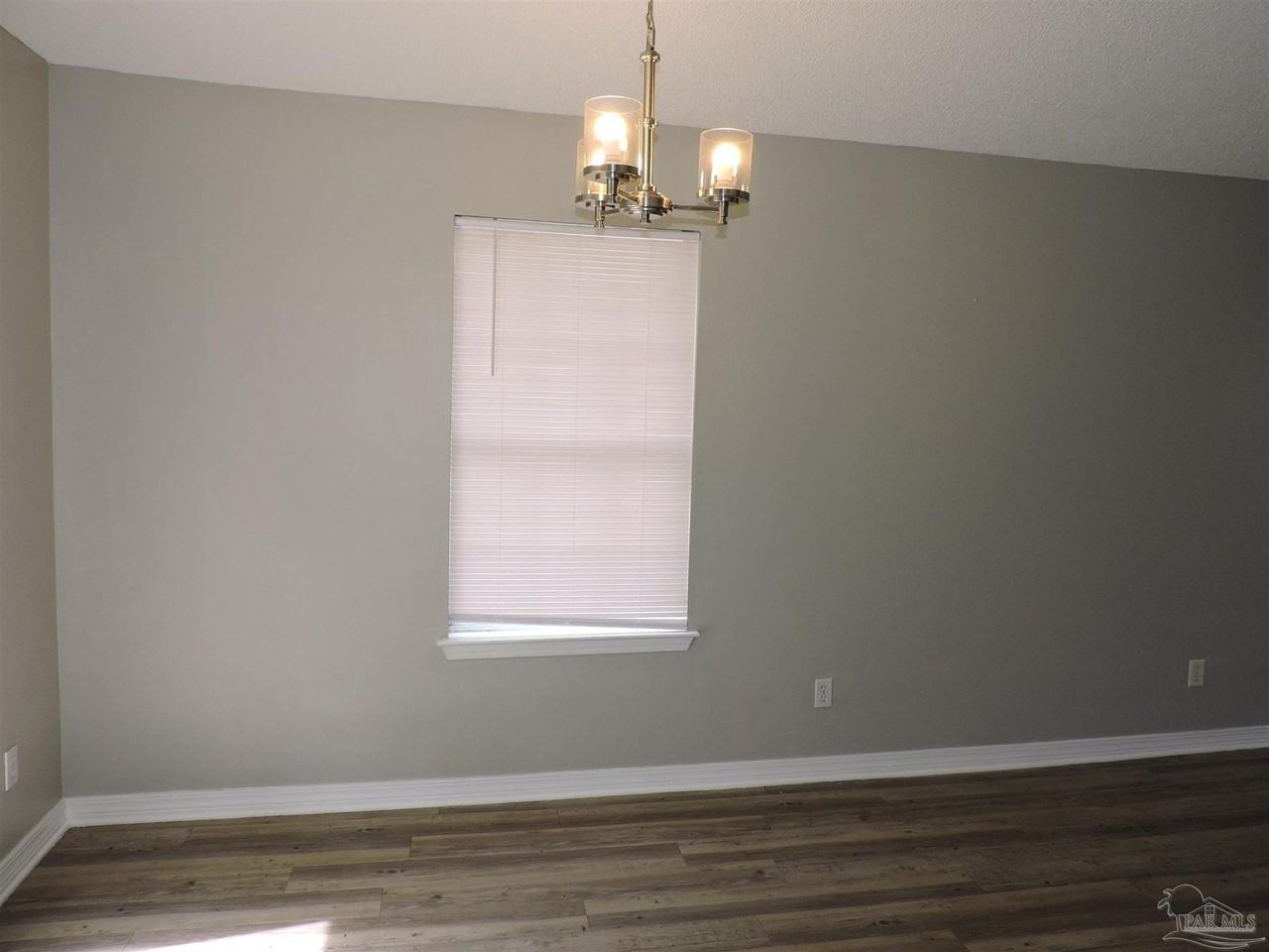 2509 Gulf Breeze Ave - Photo 3 of 18