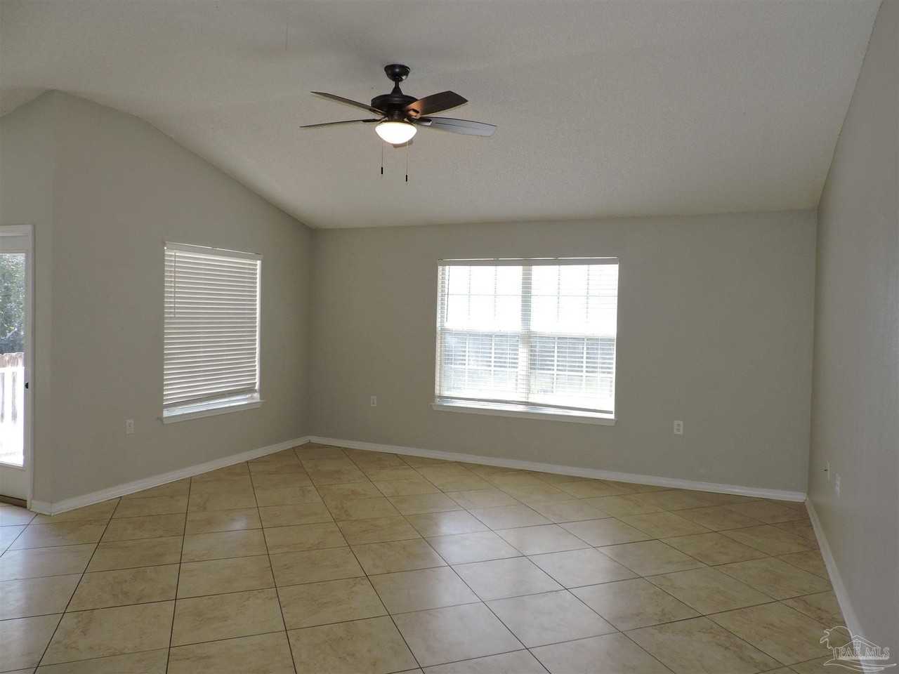 10162 Crest Ridge Dr - Photo 3 of 23