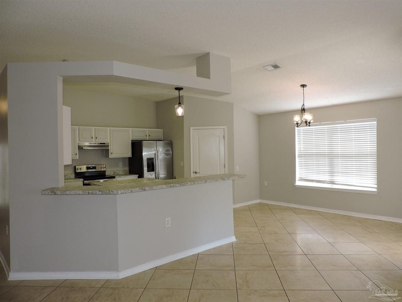10162 Crest Ridge Dr - Photo 5 of 23