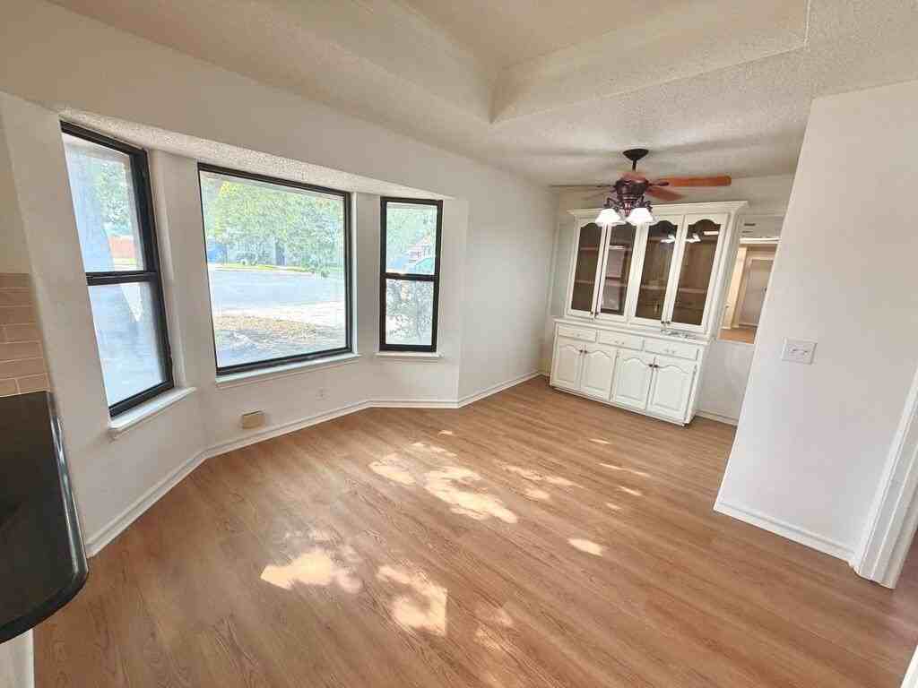 3802 Fairgreen Ct - Photo 5 of 23