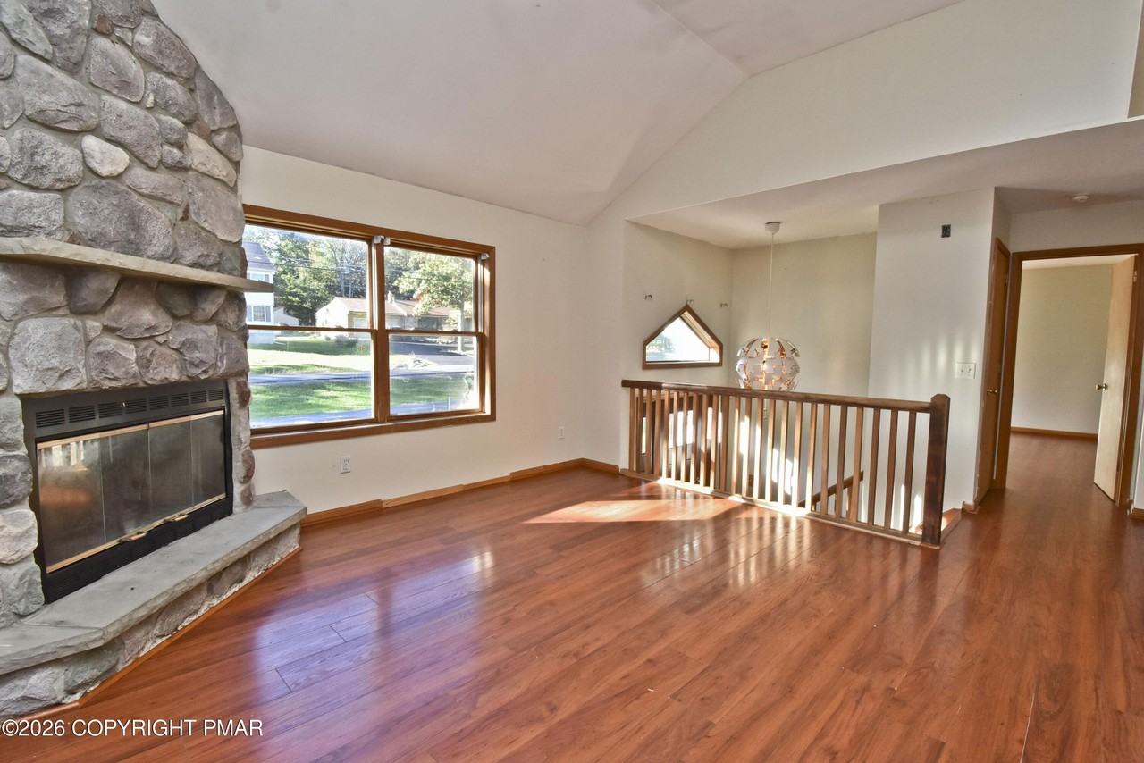 282 Pocono Blvd - Photo 3 of 35