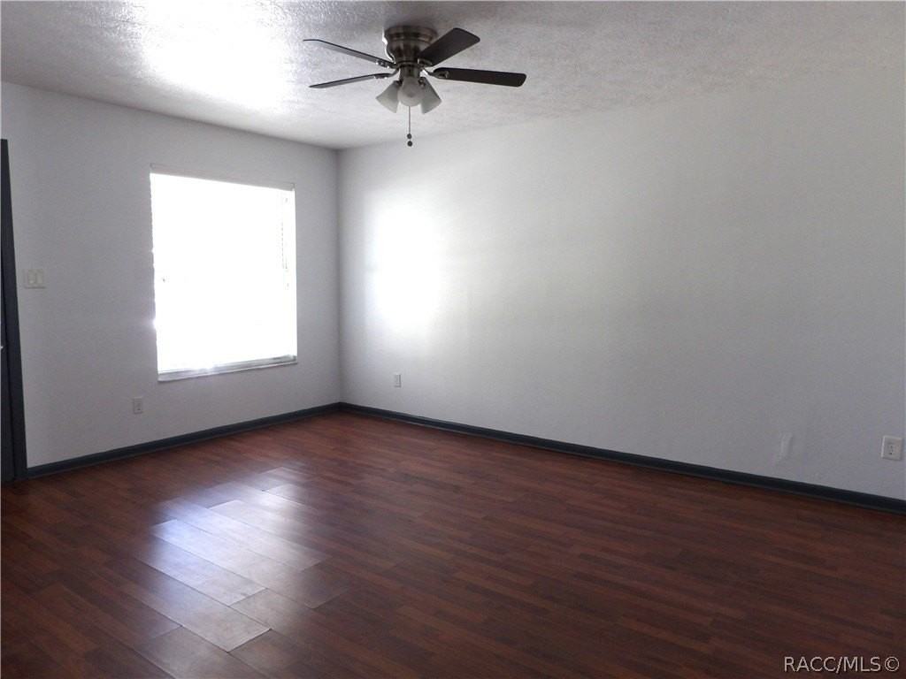 818 Ne 5th Ave - Photo 5 of 10