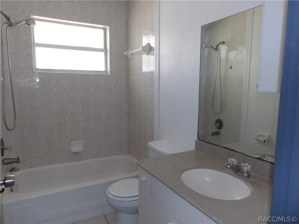 818 Ne 5th Ave - Photo 7 of 10
