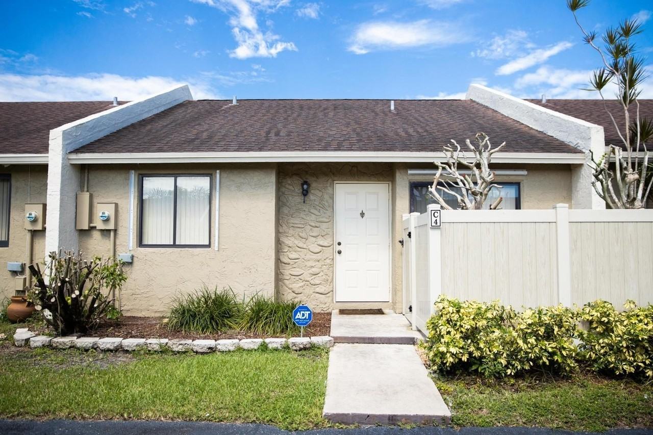 10128 Boca Bnd E #C4 - Photo 2 of 20