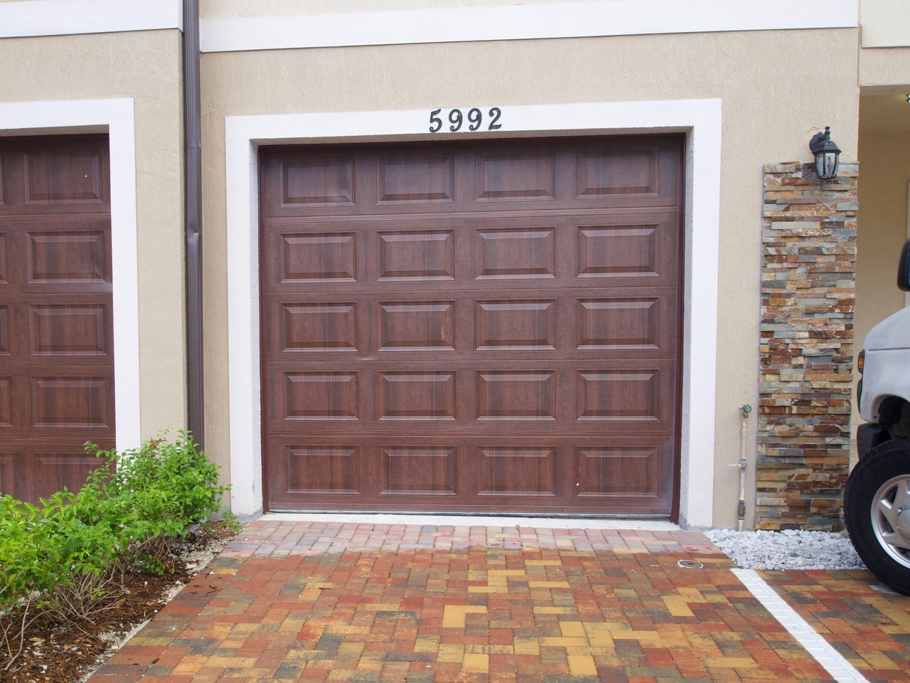 5992 Nw 94th Ave - Photo 3 of 33
