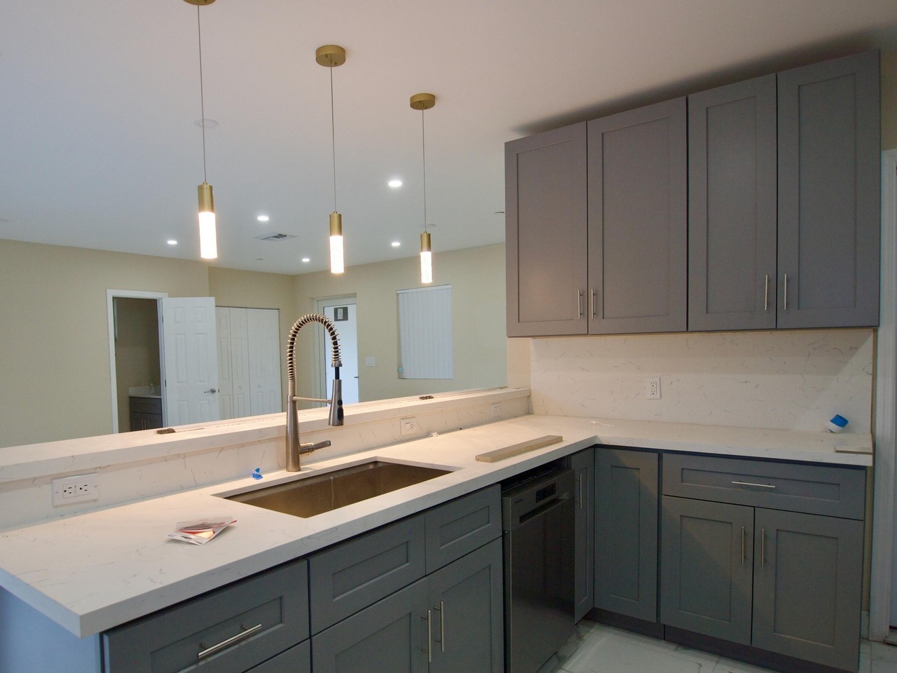 5992 Nw 94th Ave - Photo 6 of 33