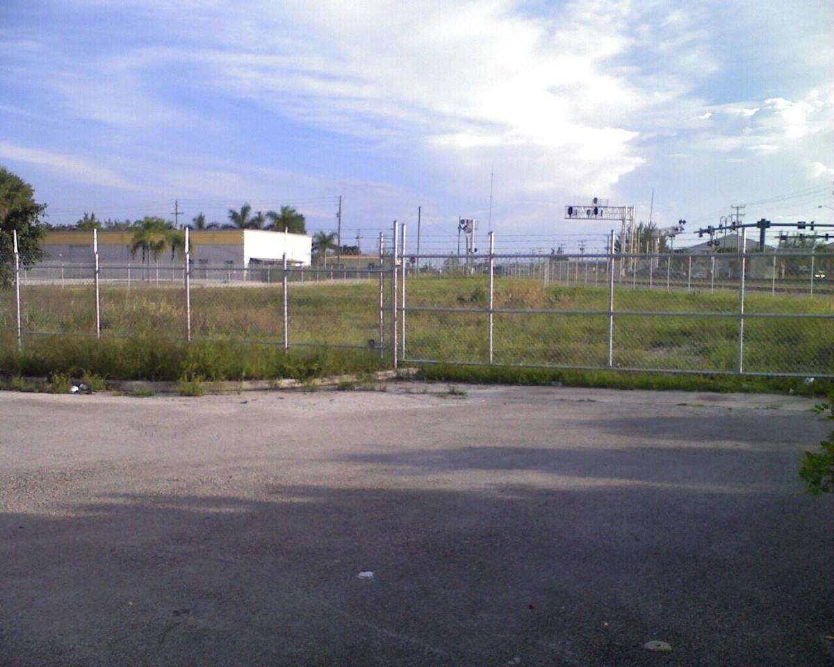 500 W 13th St - Photo 2 of 8