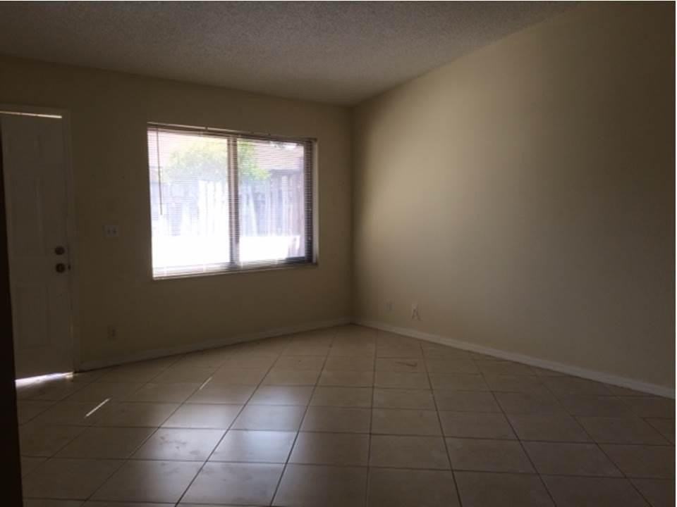 4328 Woodstock Dr #C - Photo 3 of 9
