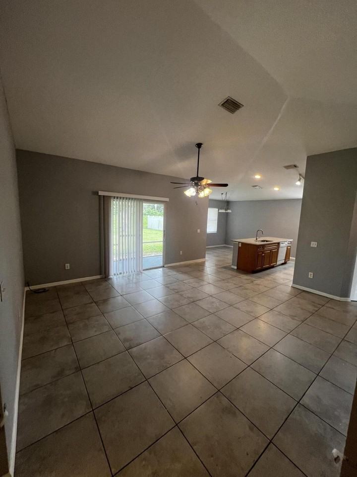 517 Sw Fairway Ave - Photo 2 of 24
